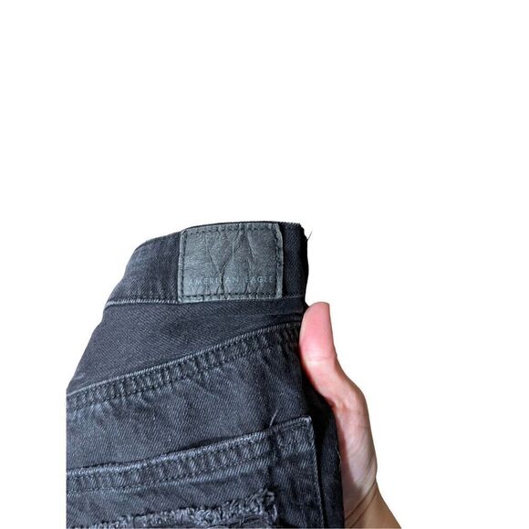 American Eagle Distressed Mom Shorts Size 10 - Picture 6 of 9